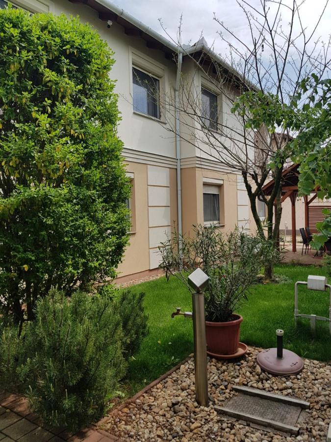 Elek Apartmanház Hajdúszoboszló Kültér fotó