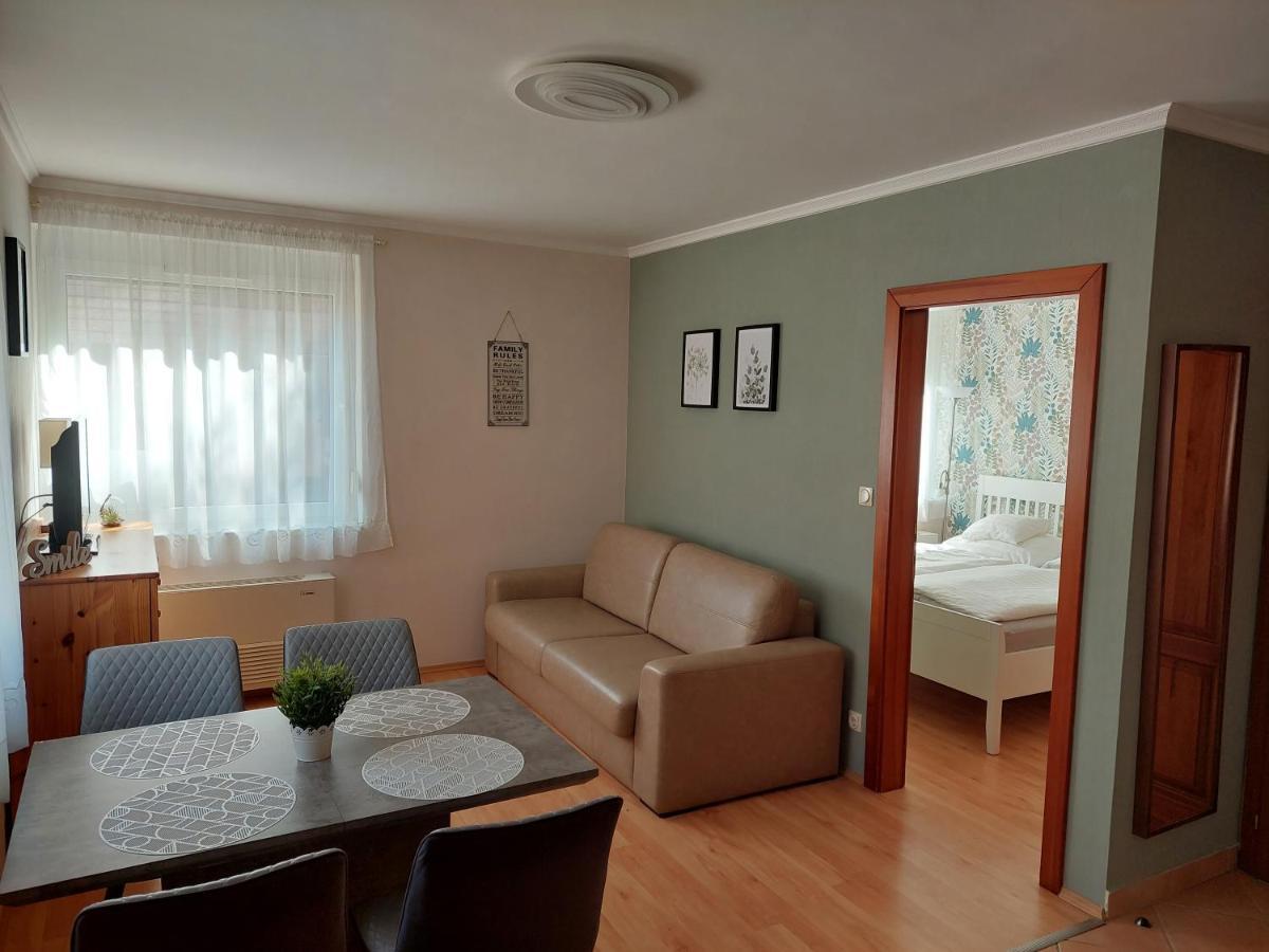 Elek Apartmanház Hajdúszoboszló Kültér fotó
