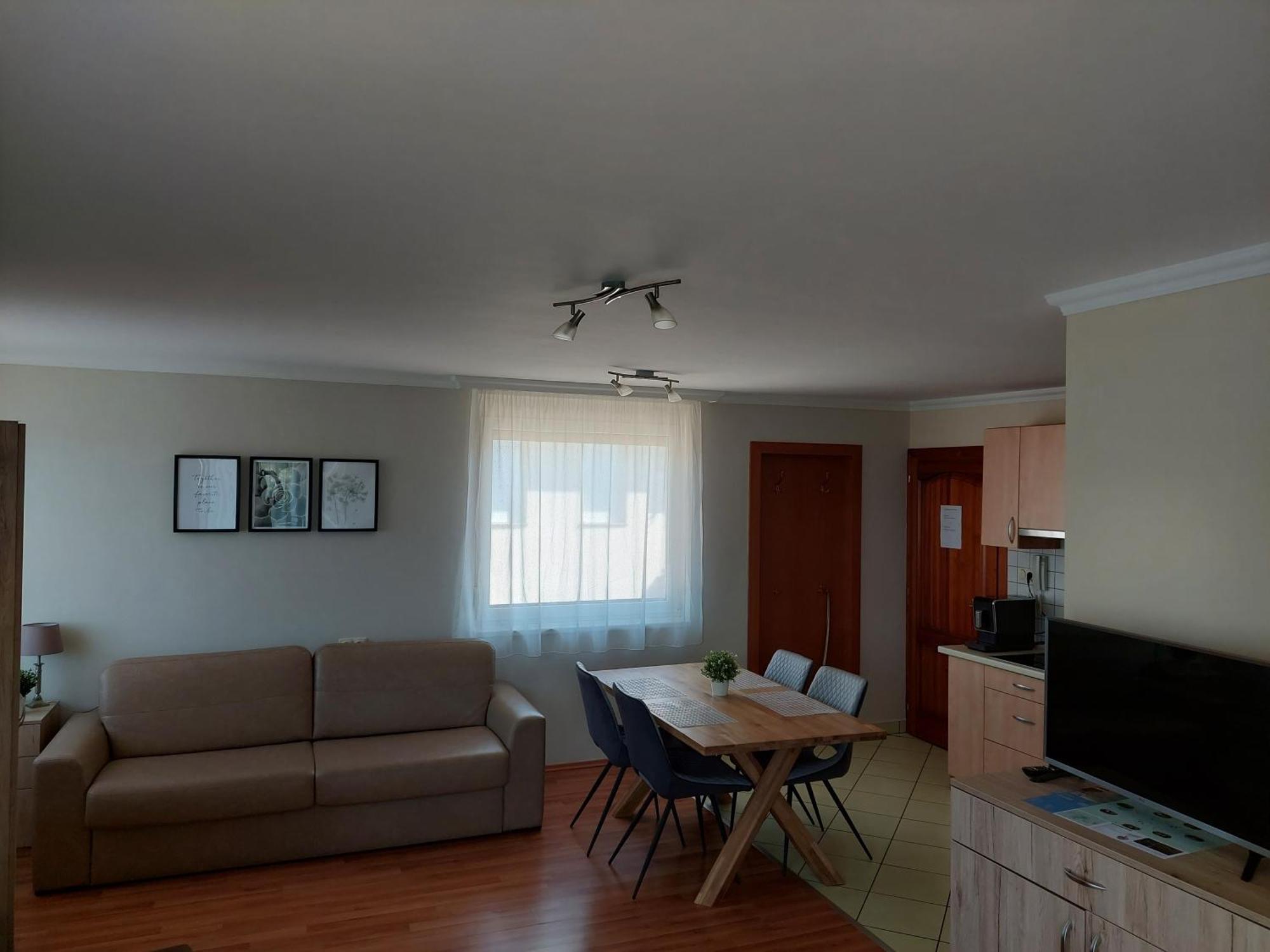 Elek Apartmanház Hajdúszoboszló Kültér fotó