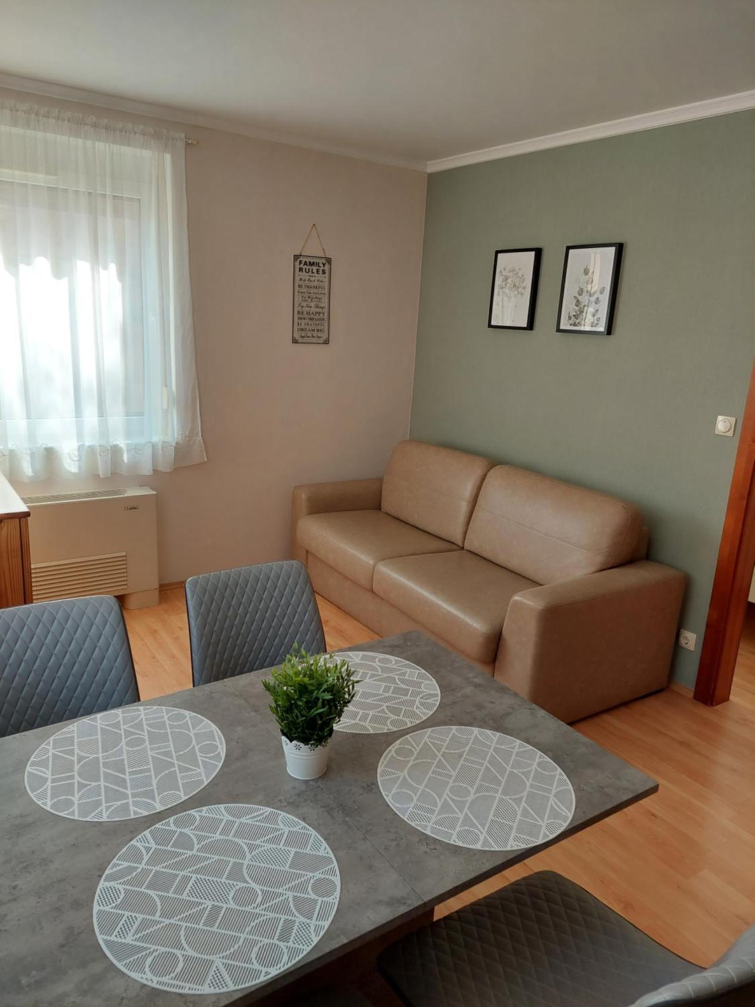 Elek Apartmanház Hajdúszoboszló Kültér fotó