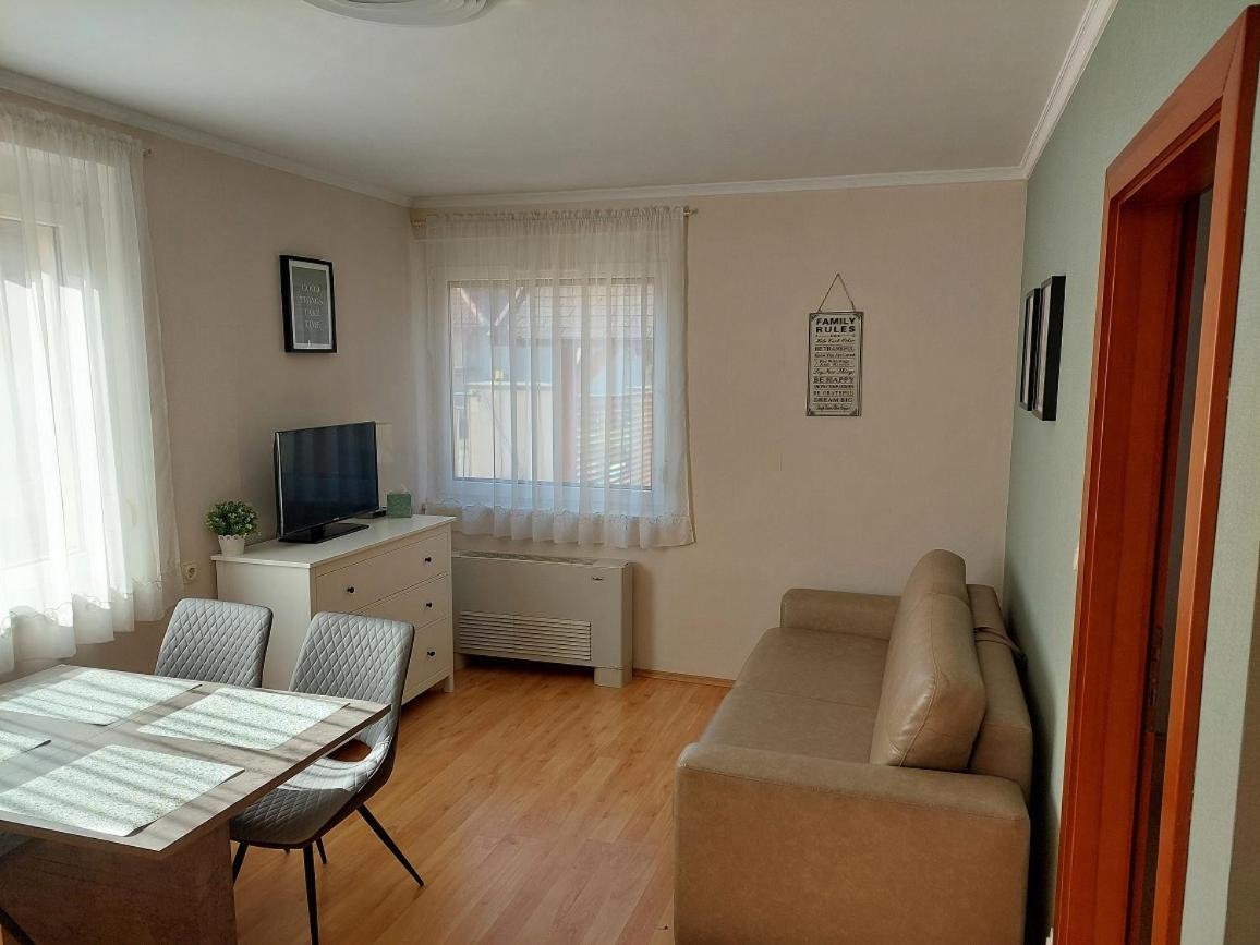 Elek Apartmanház Hajdúszoboszló Kültér fotó
